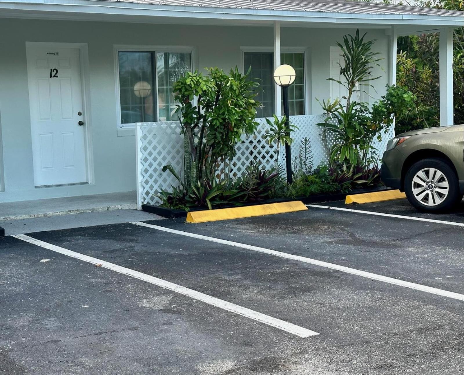 Conty'S Motel North North Naples エクステリア 写真