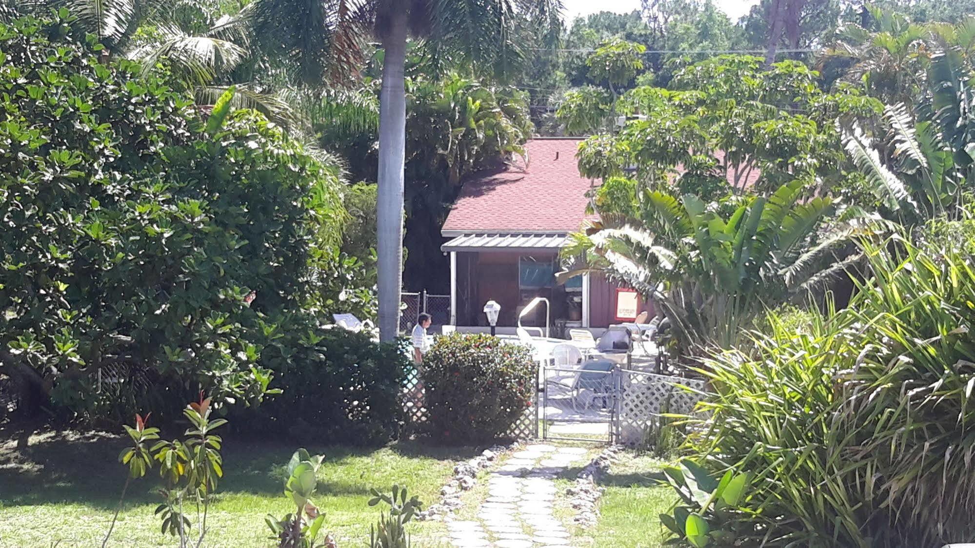 Conty'S Motel North North Naples エクステリア 写真